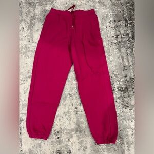 EUC lululemon scuba MR oversized jogger size M berry color